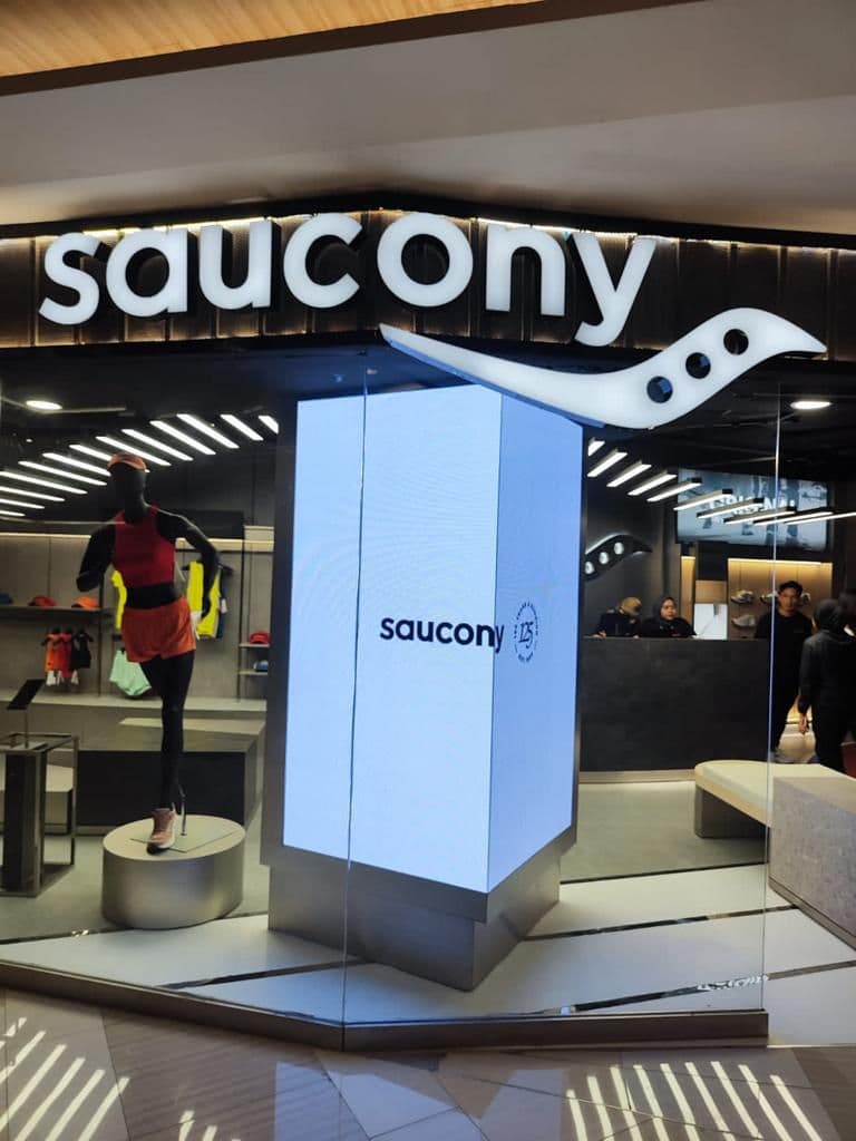 Flat LED Videotron for Saucony at Tunjungan Plaza, Surabaya